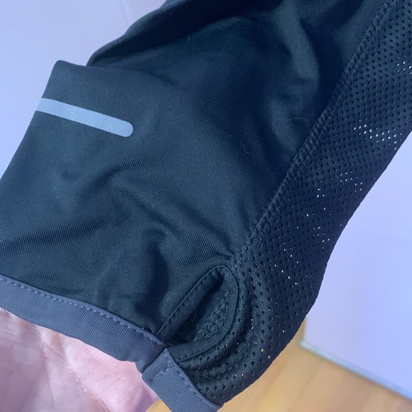 Admiral running top - Picture 4 of 9